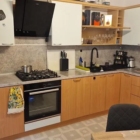 Stylish Apt, Free Parking, Near Center & Airport * فارنا