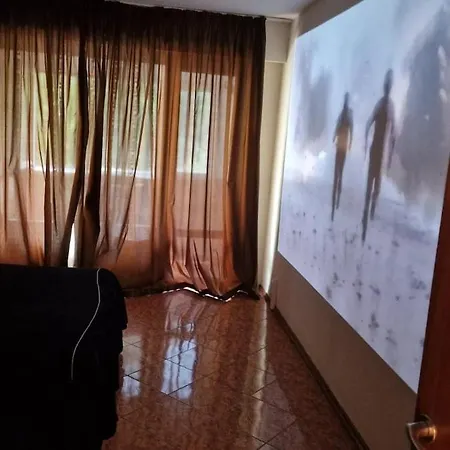 Stylish Apt, Free Parking, Near Center & Airport * فارنا