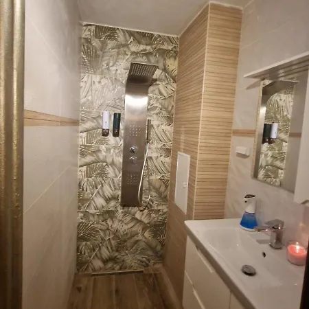 شقة Stylish Apt, Free Parking, Near Center & Airport *