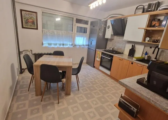 Stylish Apt, Free Parking, Near Center & Airport Appartement Varna