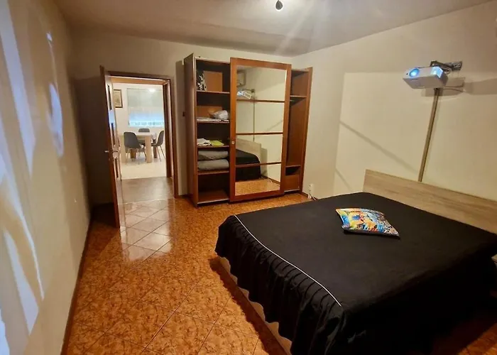 Appartement Stylish Apt, Free Parking, Near Center & Airport