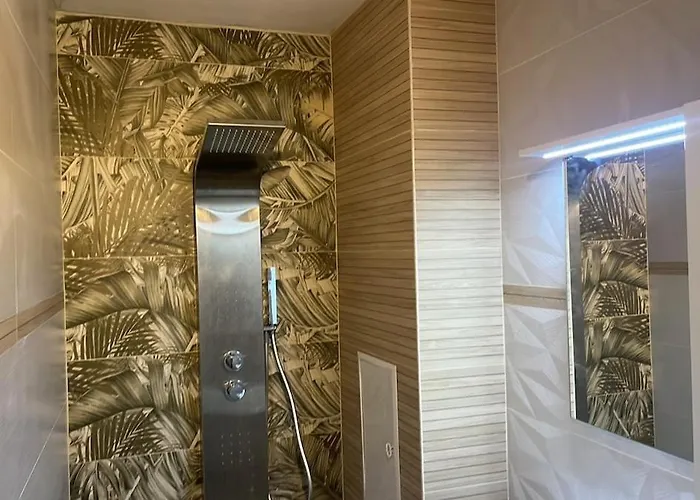 Stylish Apt, Free Parking, Near Center & Airport Appartement Varna