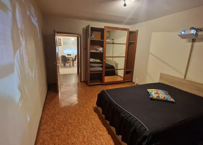 Stylish Apt, Free Parking, Near Center & Airport Appartement