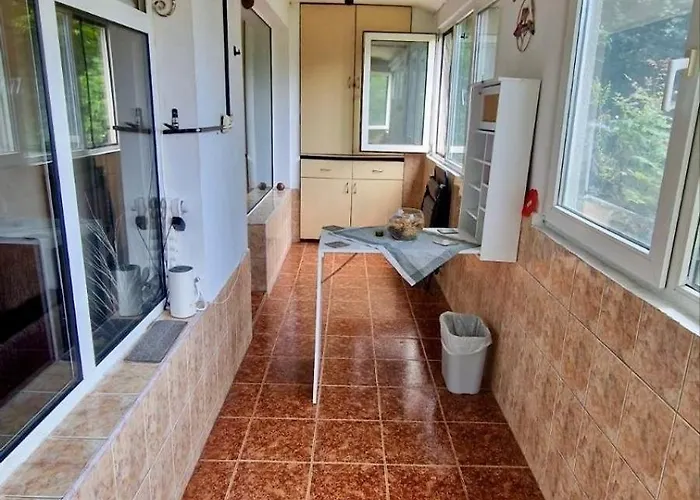 Appartement Stylish Apt, Free Parking, Near Center & Airport