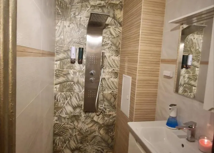 Appartement Stylish Apt, Free Parking, Near Center & Airport *