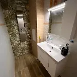 Stylish Apt, Free Parking, Near Center & Airport Apartamento