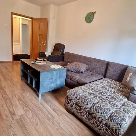 Stylish Apt, Free Parking, Near Center & Airport Apartament