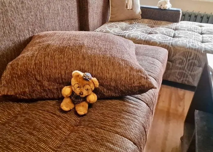 Stylish Apt, Free Parking, Near Center & Airport Apartment *