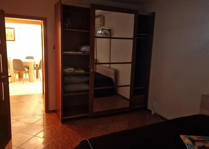 Stylish Apt, Free Parking, Near Center & Airport Apartment Varna