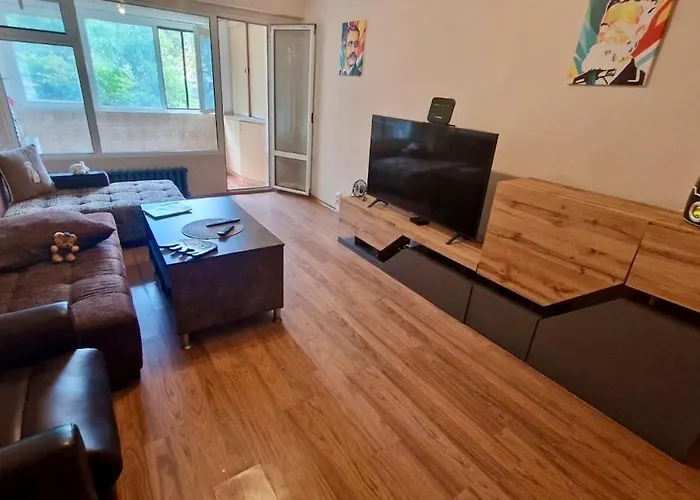 Stylish Apt, Free Parking, Near Center & Airport Apartment Varna